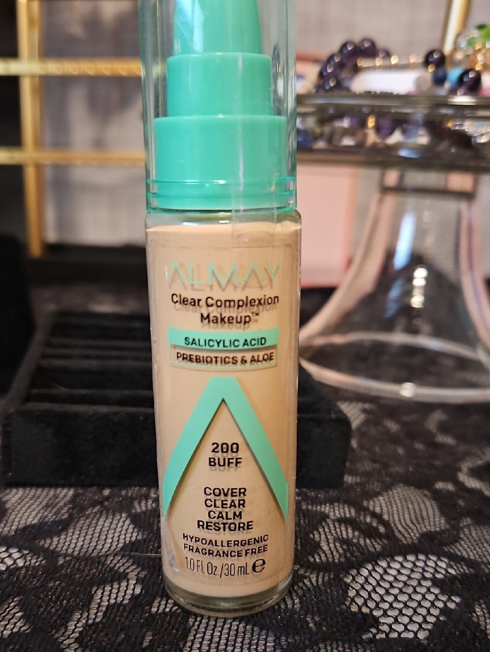 Almay Clear Complexion Makeup - Buff Shade with Teal Pump
